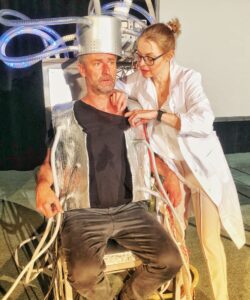 Divadlo Komediograf: Program na záchranu mužů